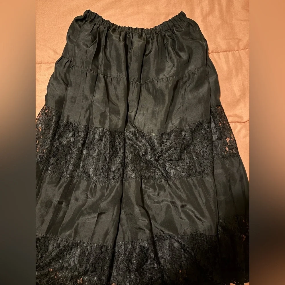 Worthington Black Elastic Lace Tiered Waist Skirt
